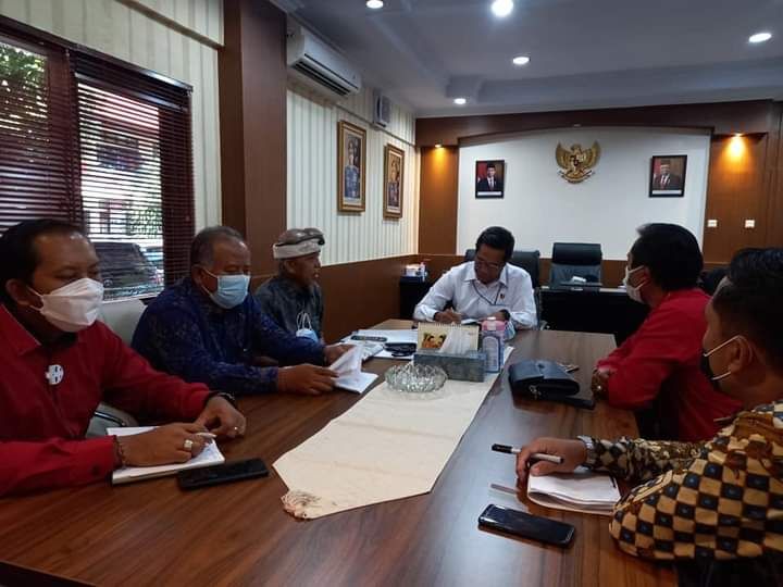 podiumnews.com-Kapolda Terima Delegasi PHDI Bali Usai Terima Dumas Kasus Penodaan Agama Hindu